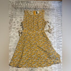 💕 Marigold Floral Midi Dress with Side Tie Details 💕 SALE 3 for $30!